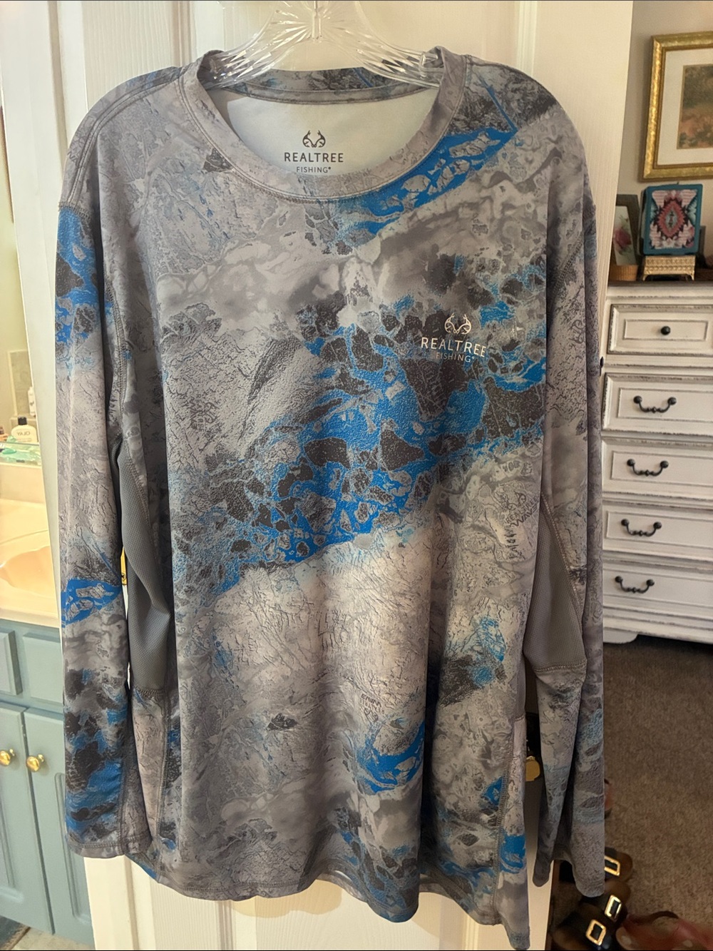 Realtree Fishing Men’s Gray & Bright Blue Polyester L/S Shirt SZ XL